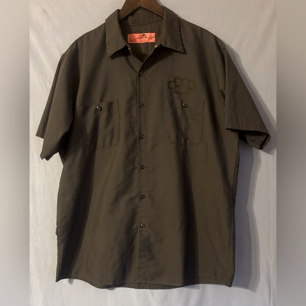 Men’s Gray Red Kar Ride Fast Live Hard Button Down Shirt Men’s Size XL